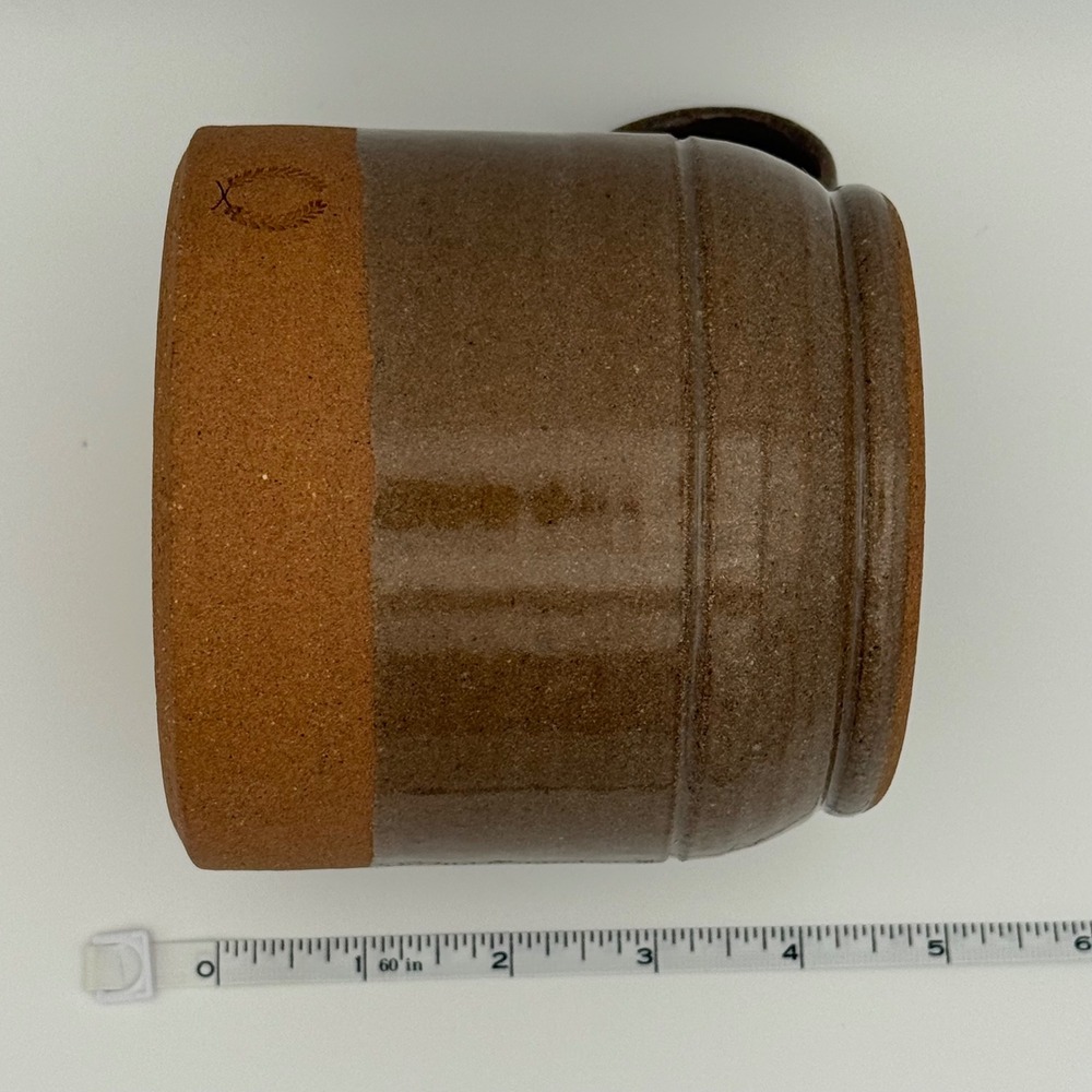 Farmhouse Pottery x Vivi et Margot Laurel Wreath Stoneware Mug Brown Handcrafted - Picture 9 of 9